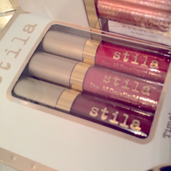 Beautiful stila bundle make up - Picture 3 of 7